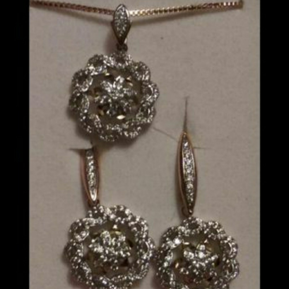 Necklace and earrings set